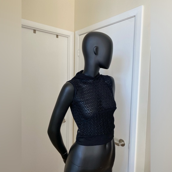 Parisian Retro Net Vest with Hoodie - Picture 5 of 7